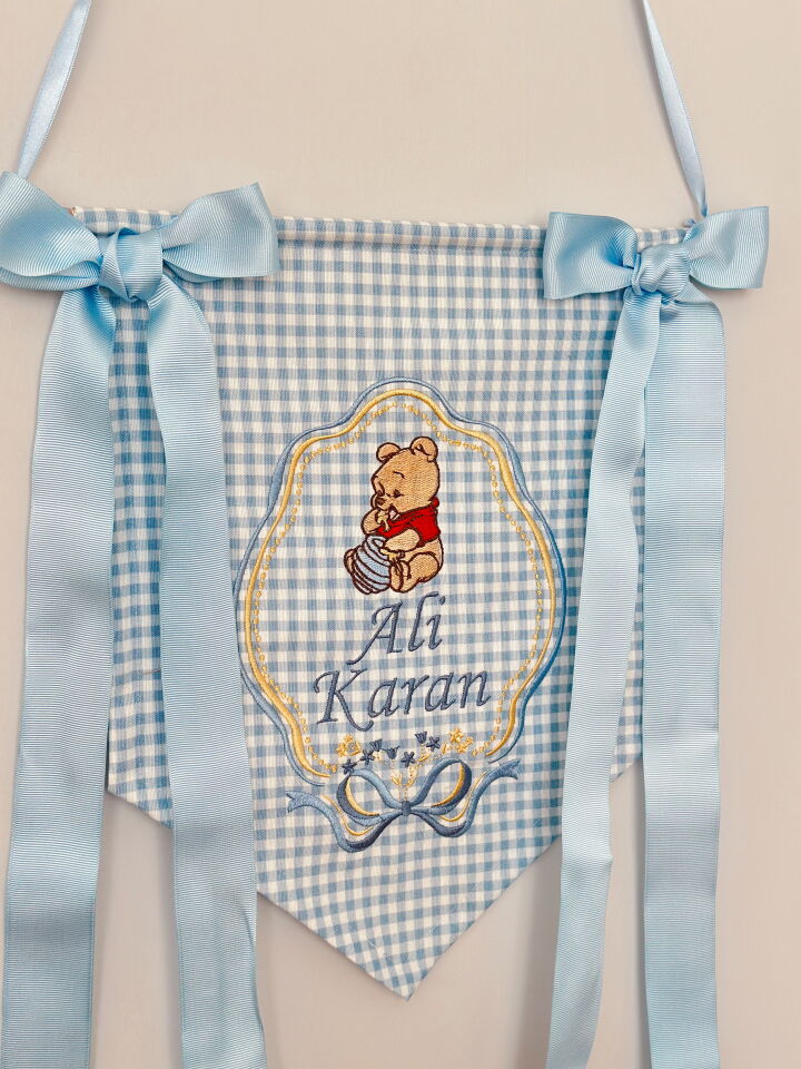 Winnie Pooh Bayrak Flama