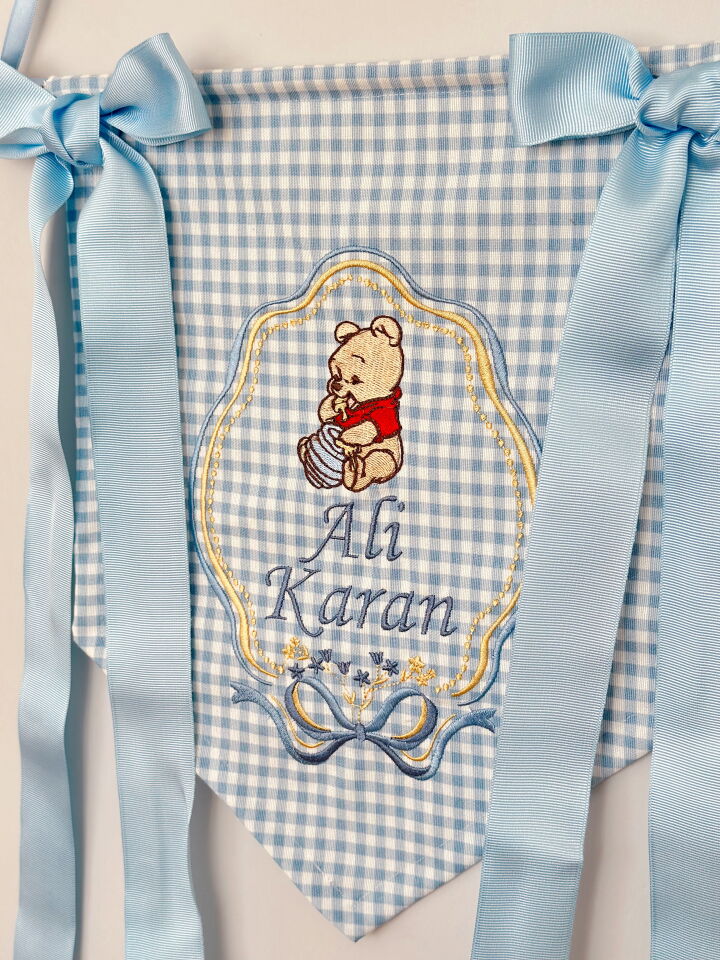 Winnie Pooh Bayrak Flama
